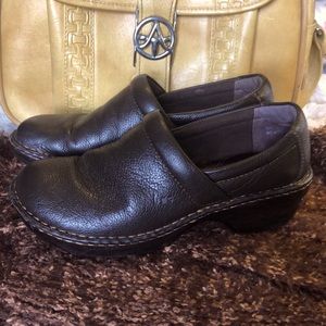 🤎b•ø•c Born Concept Dark Brown Leather Clogs🤎